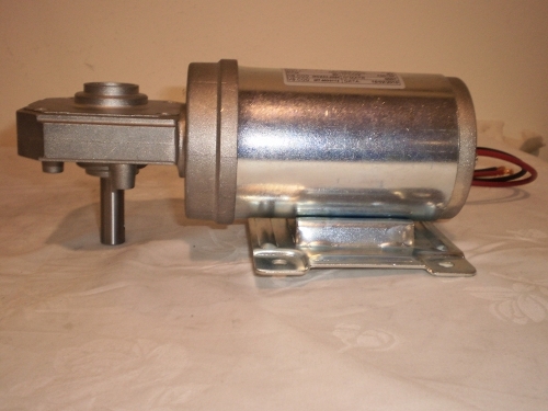 DC Gearmotors orthogonal axes