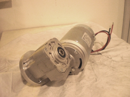 DC Gearmotors orthogonal axes